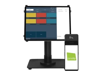En surfplatta med Onslips kassasystem på och som står på ett svart stativ i material metall. Bredvid surfplattan står en kortterminal med Onslips gröna logotyp på med en vit bakgrund